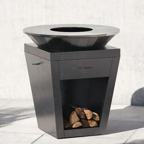 Tiberio Barbecue Modularte nero micaceo vista 3/4 con portalegna