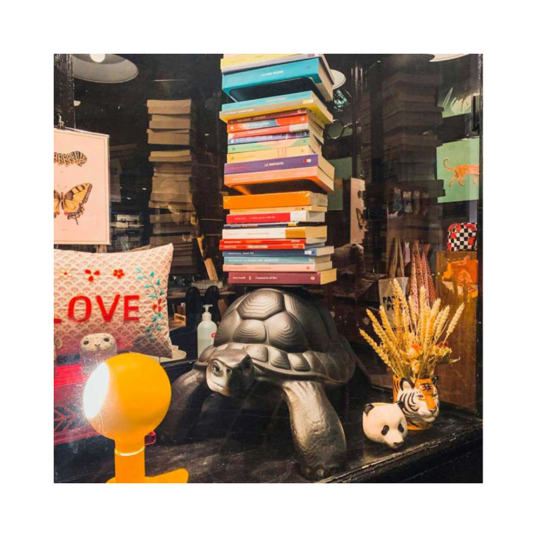 Turtle Carry Bookcase Qeeboo 7