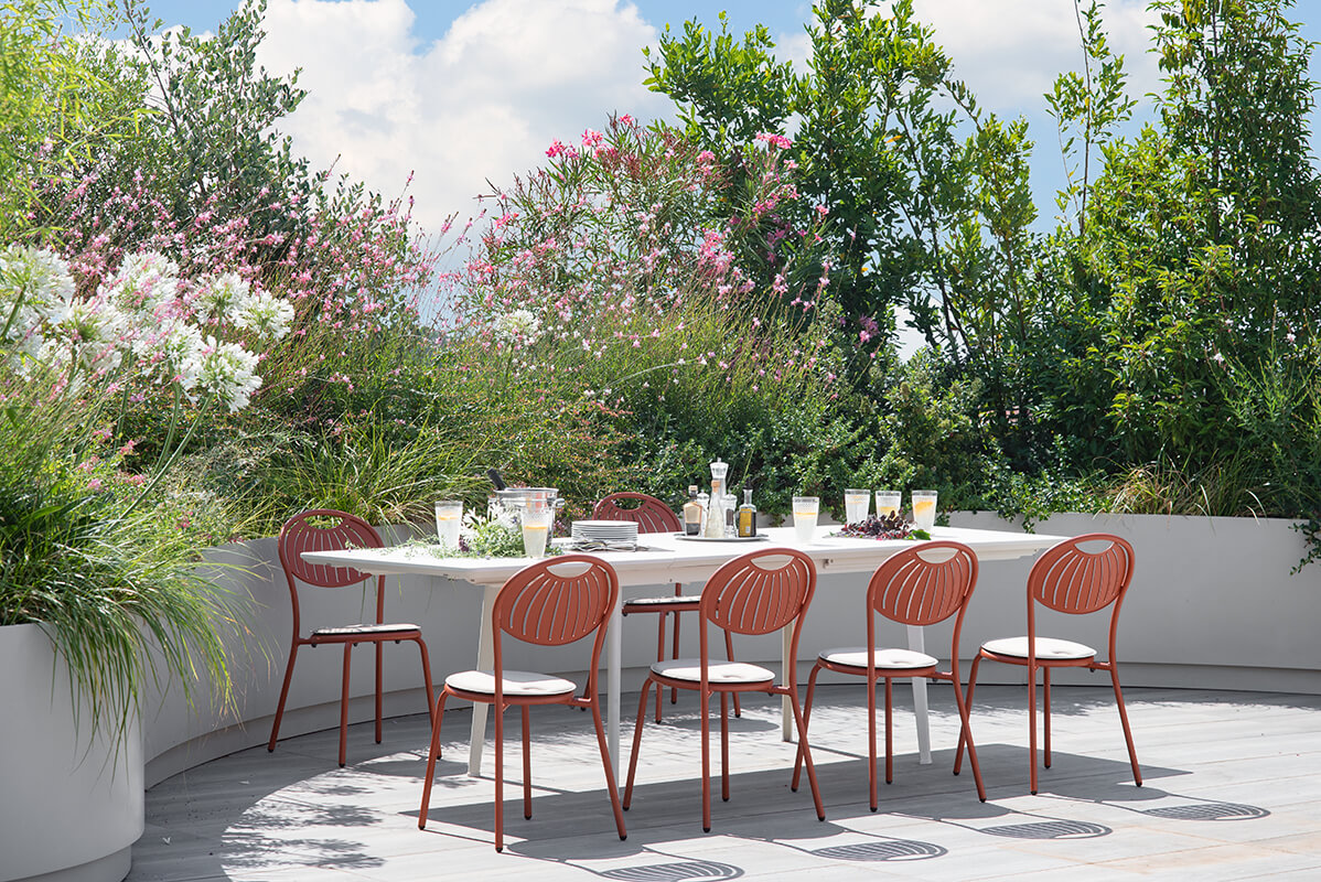 tavolo-plus4-sedie-coupole-emu-esterno-giardino-acciaio-bianco-rosso-acero